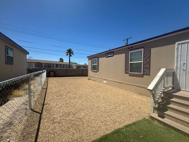 Building Photo - "Spacious 3-Bedroom Oasis with 2 Full Baths on Mount Rainier Ave, Las Vegas – Your Perfect Retrea...