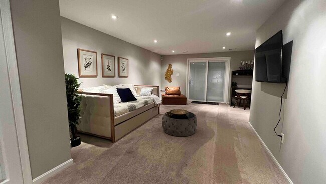 Building Photo - 6346 Chimney Wood Ct