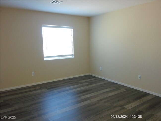 Building Photo - 528 Round Reign Ave