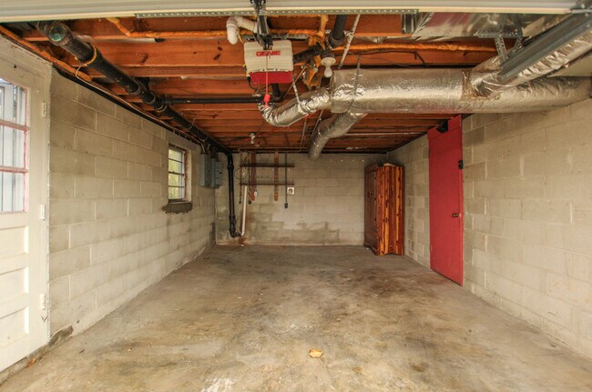 Building Photo - Lovely rental in Nashville with great views of the Cumberland River!  Coming Soon!