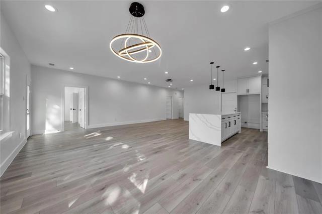 Building Photo - 2230 Garden Dr