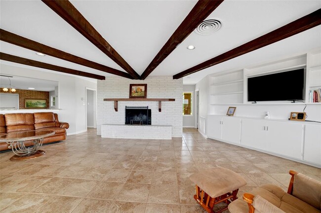 Building Photo - 520 Double Eagle Rnch Dr