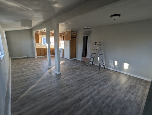 Building Photo - 540 Collins Ave