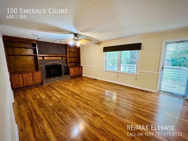 Building Photo - 100 Emerald Ct