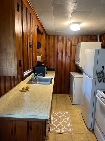 Kitchen - 12 Ostable Rd