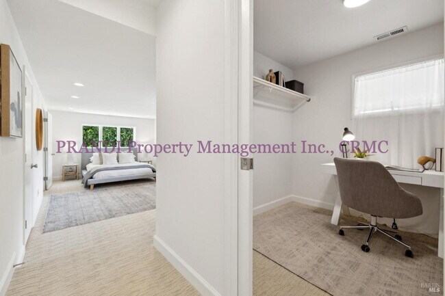 Building Photo - Quintessential Mill Valley Lifestyle in th...