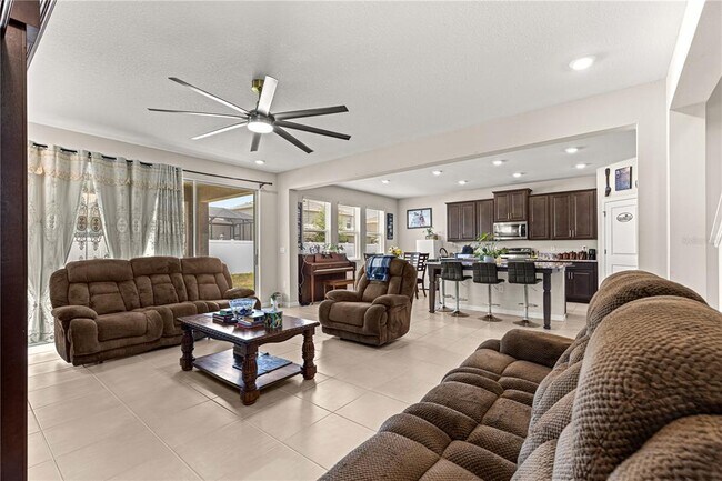 Building Photo - 8142 SW 59th Ave