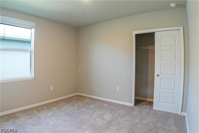 Building Photo - 44229 Saddlewood Ct
