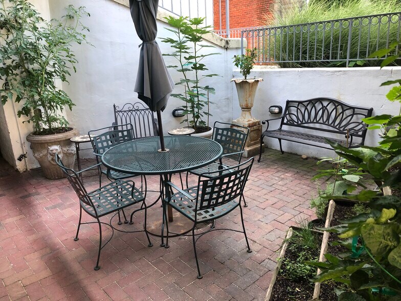 Building Photo - 1527 16th Street NW