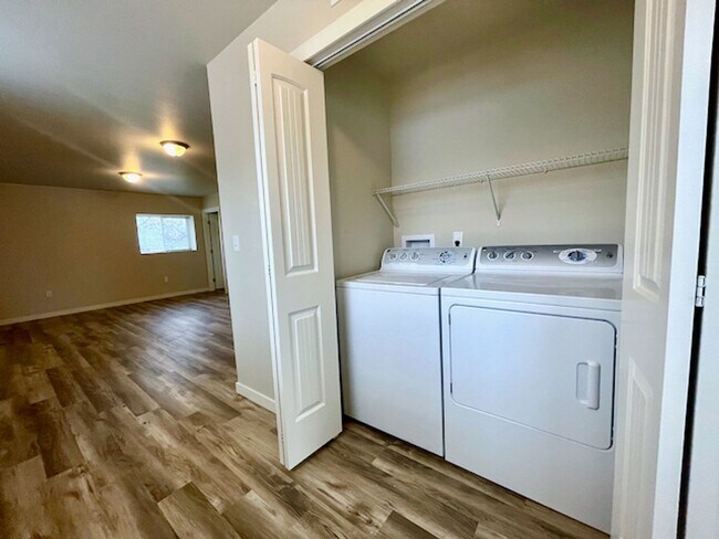 Building Photo - 2101 E Willamette Ave