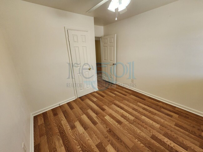 Building Photo - 29 Brookview Dr