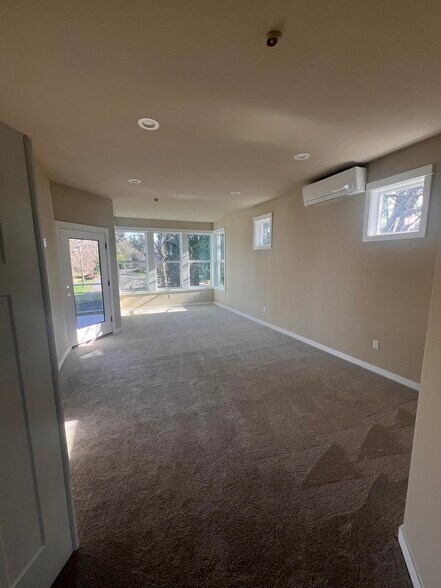 Building Photo - 11420 8th Ave S