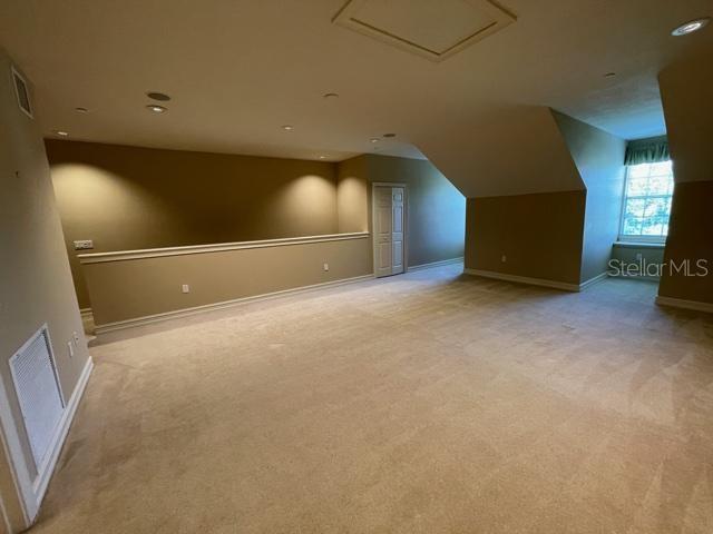 Building Photo - 930 Greenlawn St