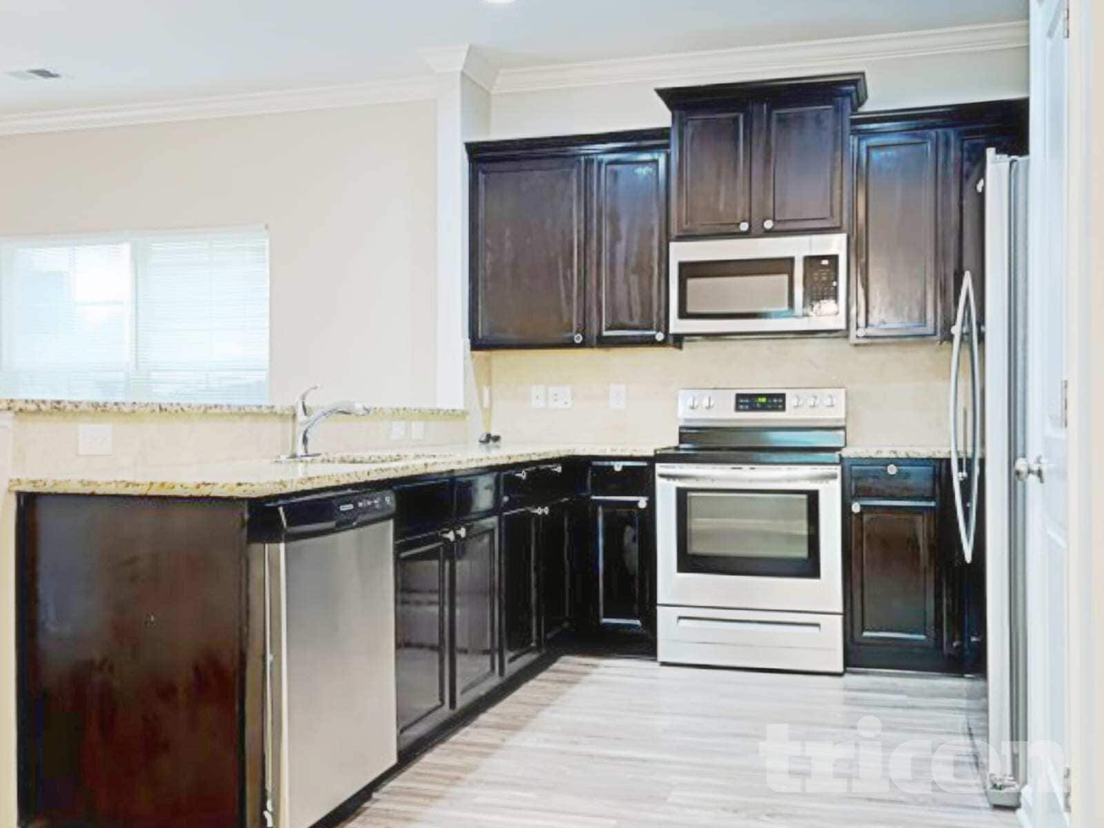 Building Photo - 336 Quiet Grove Dr