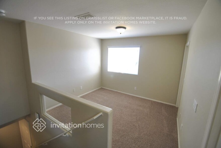 Building Photo - 11822 W Poinsettia Dr