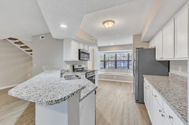 Building Photo - 2430 Condor Ct