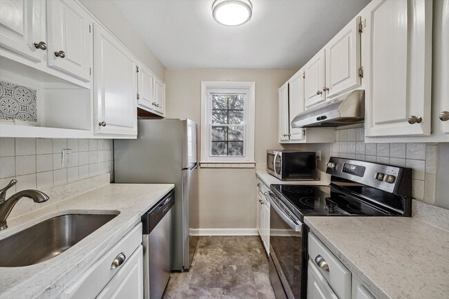 Building Photo - 704 S Arlington Mill Dr