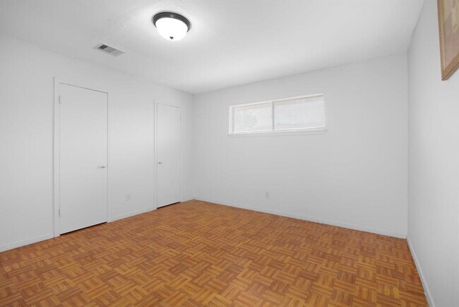 Building Photo - 8001 E Loop