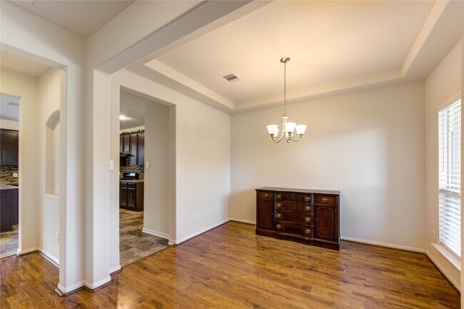 Building Photo - 10907 Woodland Leaf Ln