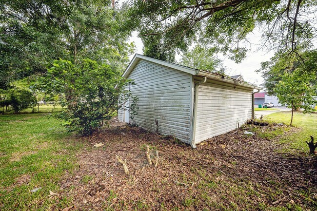 Building Photo - Cute 2 Bed 1 Bath in Pascagoula