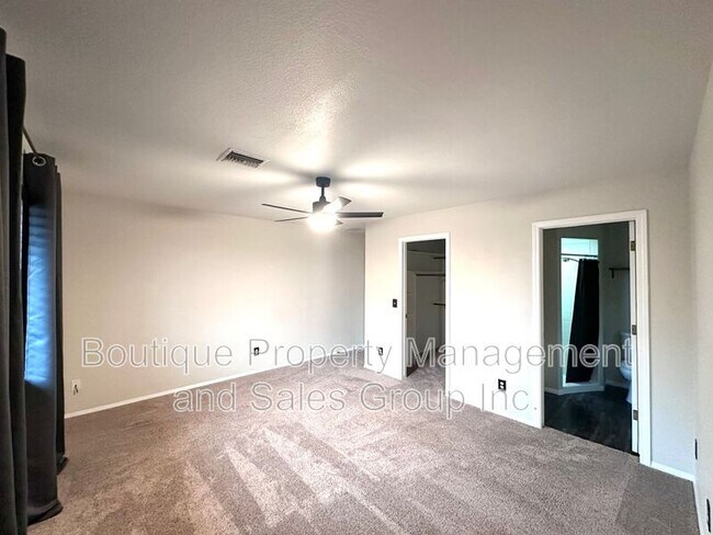 Building Photo - 2371 San Juan Dr