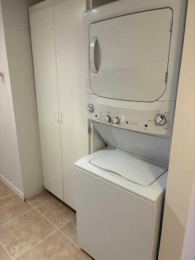 Building Photo - 80 S Shore Dr