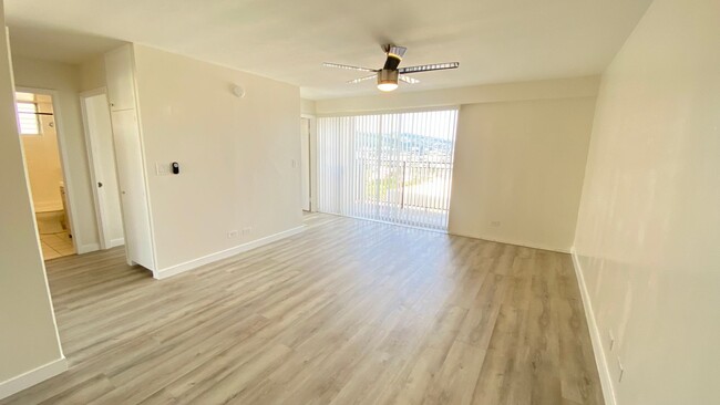 Building Photo - Newly renovated 2bedroom unit in metro Hon...