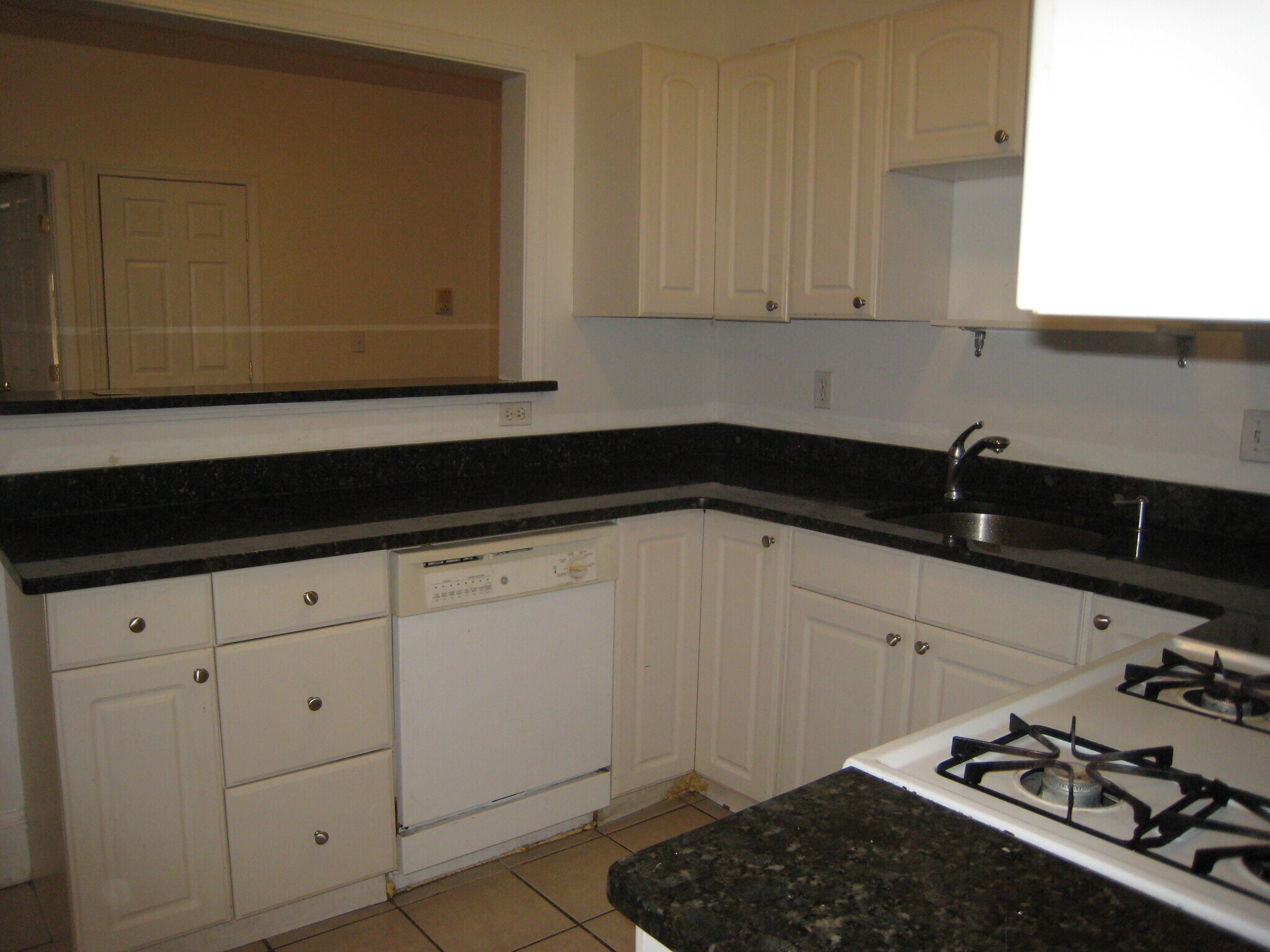 Building Photo - 54 Egmont St