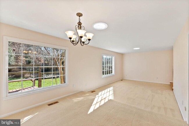 Building Photo - 9711 Cinnamon Creek Dr