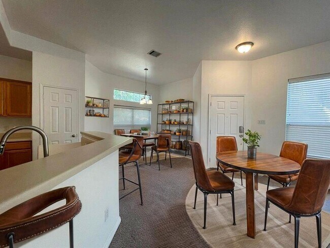 Building Photo - Nice home available in Brookside Subdivision!