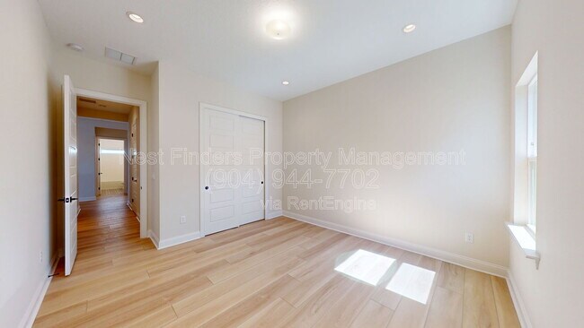 Building Photo - 248 Daymark Ln