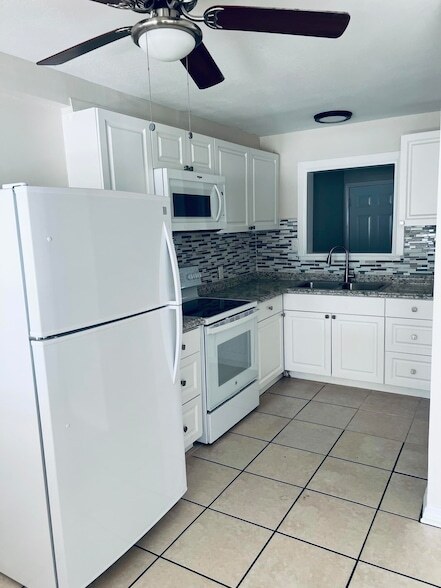 Building Photo - 1400 Binney Dr