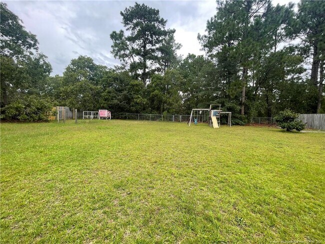 Building Photo - 596 E Lake Ridge Rd