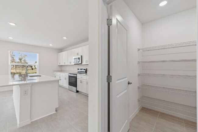 Building Photo - Spacious 5 Bedroom with 3 Baths + Bonus & 2,673 Sq Ft of Comfort in Edgewater, FL!