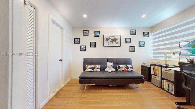 Building Photo - 6840 SW 45th Ln