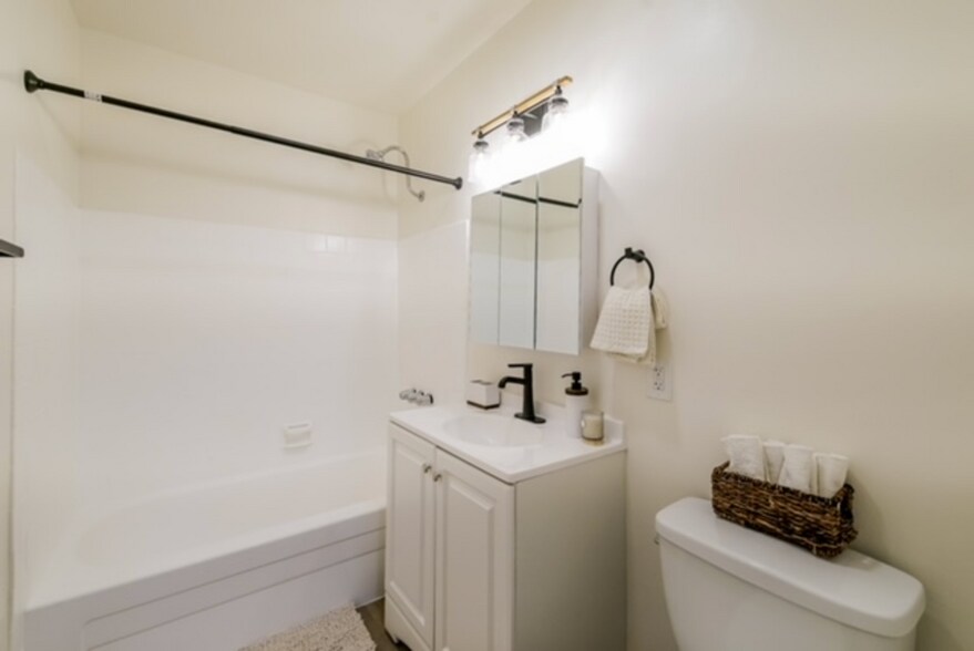 Building Photo - 59 Esperanza Ave