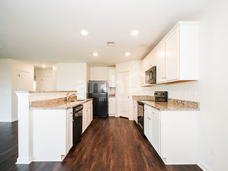 Building Photo - 7128 Cameron Trace Dr