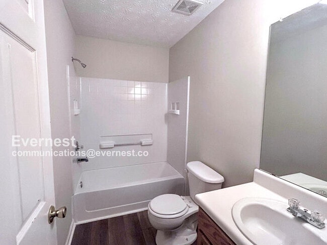 Building Photo - 5589 Strathmoor Manor Cir