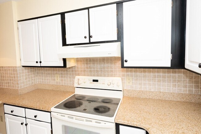 Building Photo - 111 Brigham St