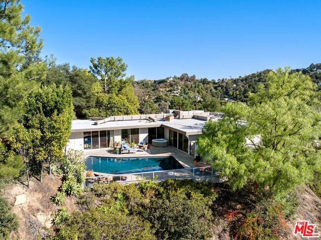 Building Photo - 3523 Beverly Ridge Dr