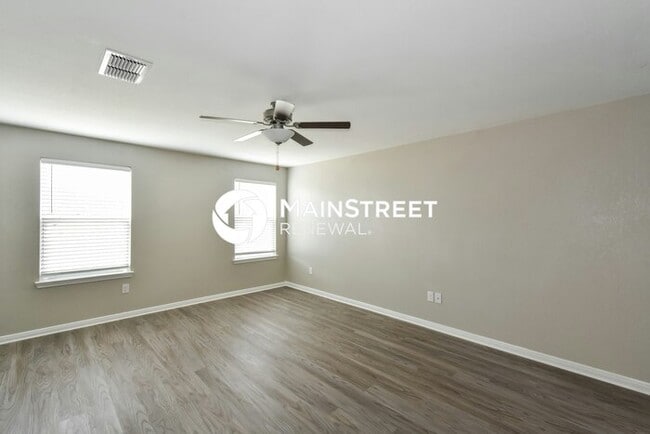 Building Photo - 3 Bedroom Pet-Friendly Home in San Antonio, TX with Main Street Renewal