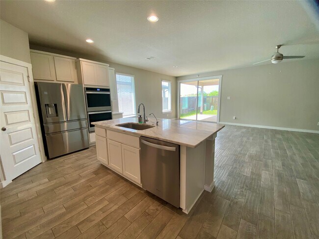Building Photo - 28503 Hannahs Harbor Ln