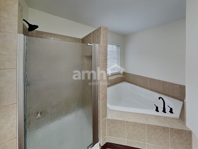 Building Photo - 1130 Mastell Dr