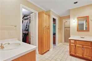 Building Photo - 119 Woodlawn Dr NE