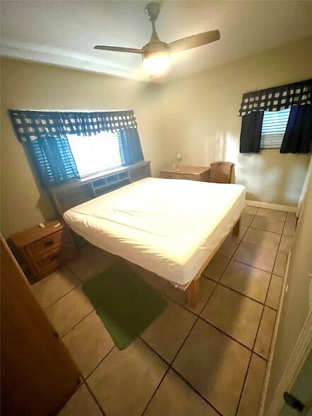 Building Photo - 725 Carolina Ave