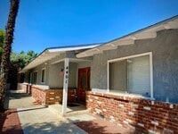 Building Photo - INCREDIBLE 5 BEDROOM 4 BATH HOUSE