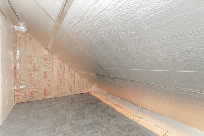 Building Photo - 3614 Interlake Ave N