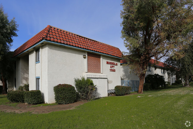 Primary Photo - Magnolia Apartments