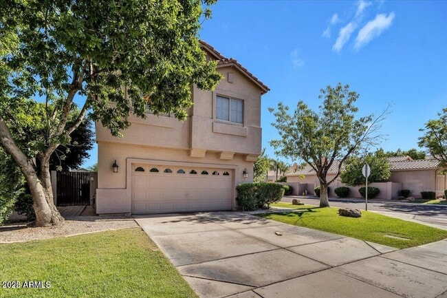 Building Photo - 902 W Azalea Pl