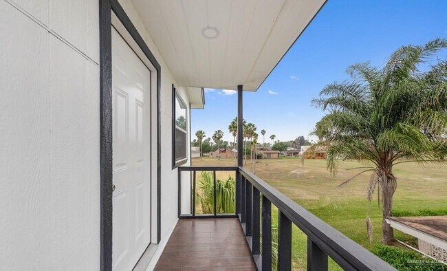 Building Photo - 16 McFadden Dr